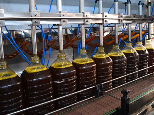 Customized 2L-5L Pneumatic Oil Filling Machines  Food  Beverage Sauce